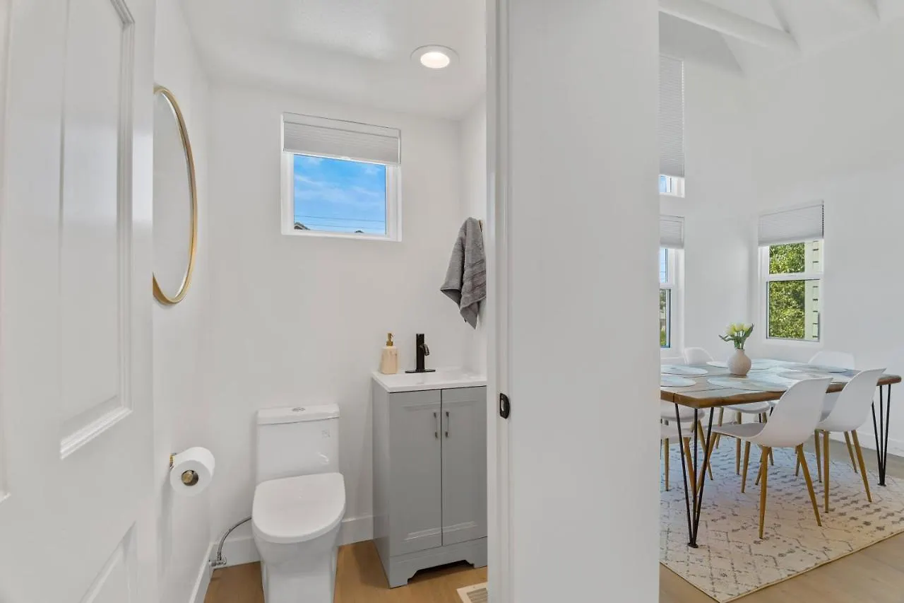 Stylish Phoenix Townhome - Foosball Table, Laundry, Parking! 0*,  United States